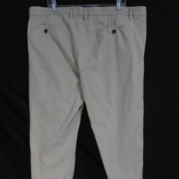 OLD NAVY - The Classic Khaki - Slim Fit | 42 x 32 | Beige Casual Slim Fit Pants - Picture 13 of 16